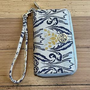 Tory Burch wristlet wallet. Medium size